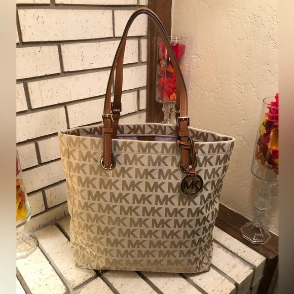 2 - Piece - Micheal Kors - Signature Jacquard North South Tote and Wallet - Picture 2 of 16